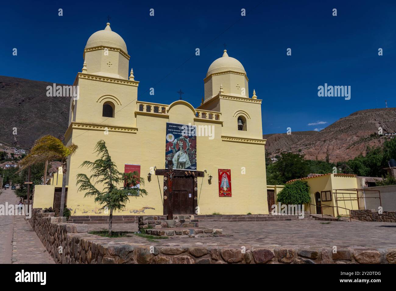 Die Kirche der Jungfrau des Rosenkranzes und des hl. Franz von Assis in Tilcara, Argentinien. Stockfoto