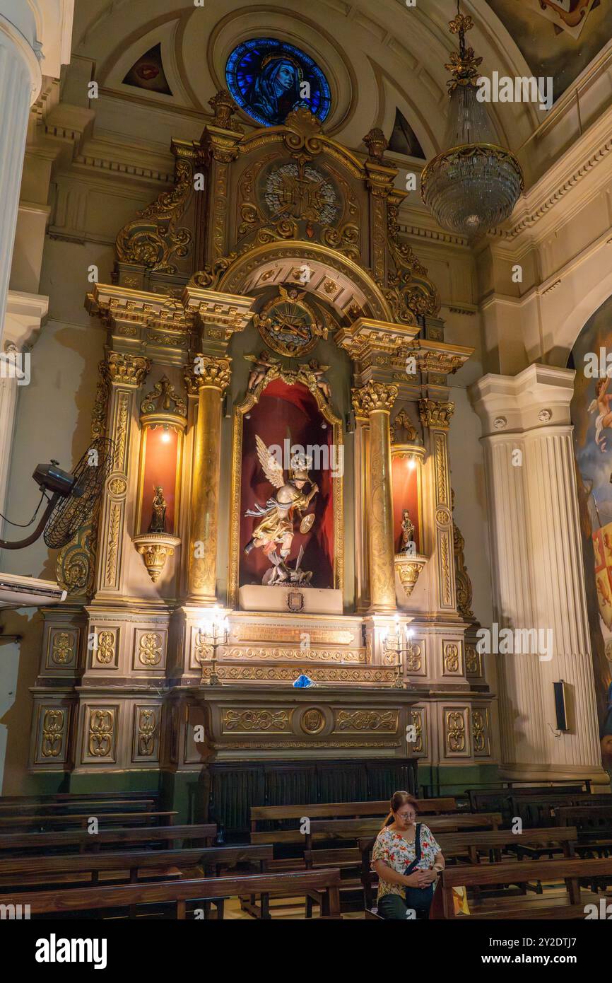 St. Michael der Erzengel in einer Seitenkapelle der Kathedrale unserer Lieben Frau von der Menschwerdung, San Miguel de Tucumán, Argentinien. Stockfoto