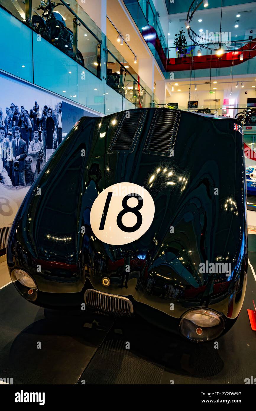 Ein 1953er Jaguar Typ C 120 Replik-Rennwagen im Museo Termas de Rio Hondo, Termas de Rio Hondo, Argentinien. Stockfoto