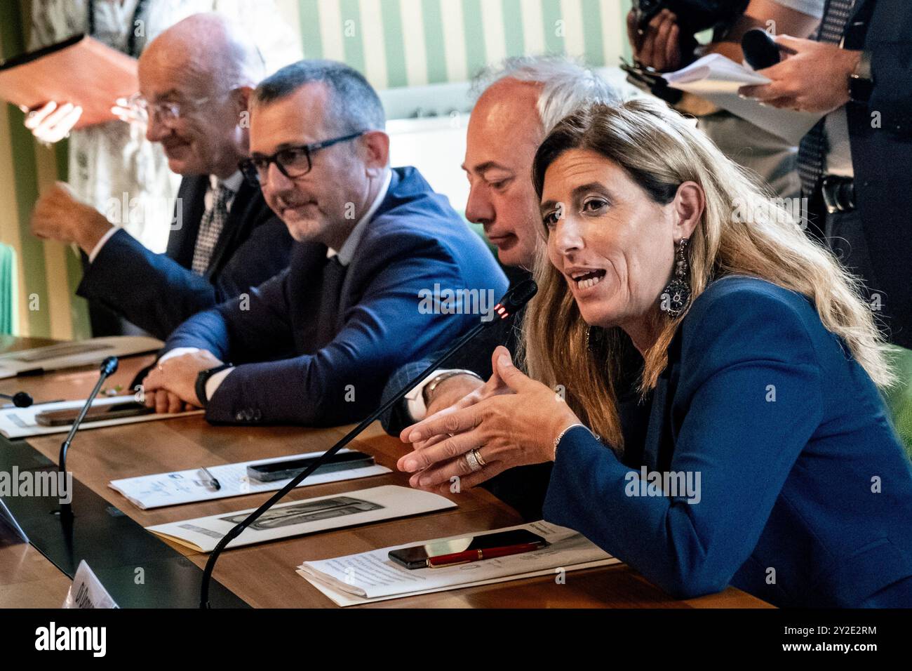 Lina Di Domenico, DAP, i sottosegretari alla giustizia Andrea Ostellari, Andrea Delmastro Delle Vedove, il Vice ministro Francesco Paolo Sisto in occasione della Firma del protocollo d'intesa tra il Ministero della Giustizia, Commissario straordinario, CEI, Anci e ance per l'impiego di detenuti cantieri del del italia delricostrua delricostrua delricostrua dela dela dela delricostrua 2016. Ministero della Giustizia A Roma, Marted&#xec; 10 Settembre 2024 (Foto Mauro Scrobogna /LaPresse) Lina Di Domenico, DAP, die Justizstaatssekretäre Andrea Ostellari, Andrea Delmastro Delle Vedove, der Vize Stockfoto