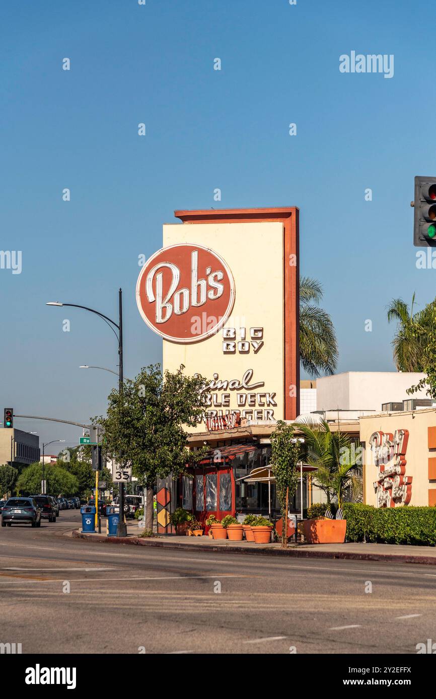 Burbank, CA, USA – 3. September 2024: Außenansicht des Hamburger Restaurants Bob’s Big Boy in Burbank, CA. Stockfoto