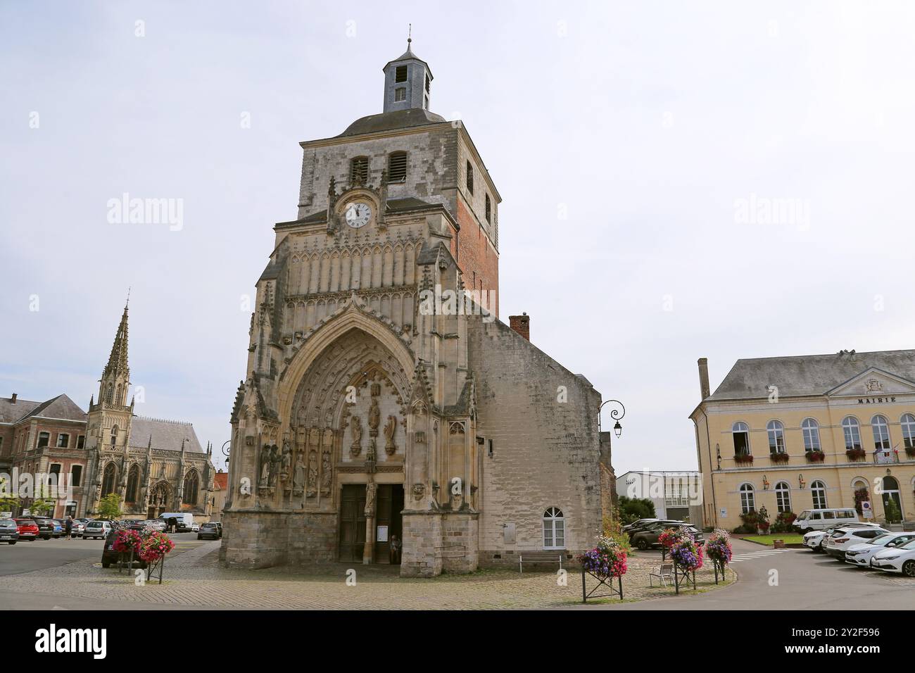 Römisch-katholische Abteikirche Saint-Saulve, Place Gambetta, Montreuil-sur-Mer, Pas de Calais, Hauts de France, La Manche, Frankreich, Europa Stockfoto
