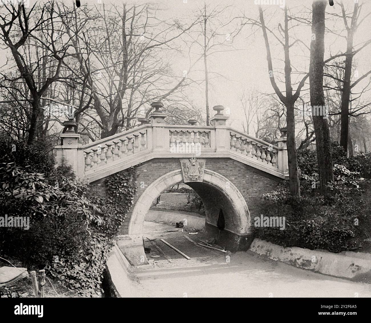 Eugène Atget - Parc monceau 8e arr - Paris at Die Zeit der Werke von Baron Haussmann 01 Stockfoto