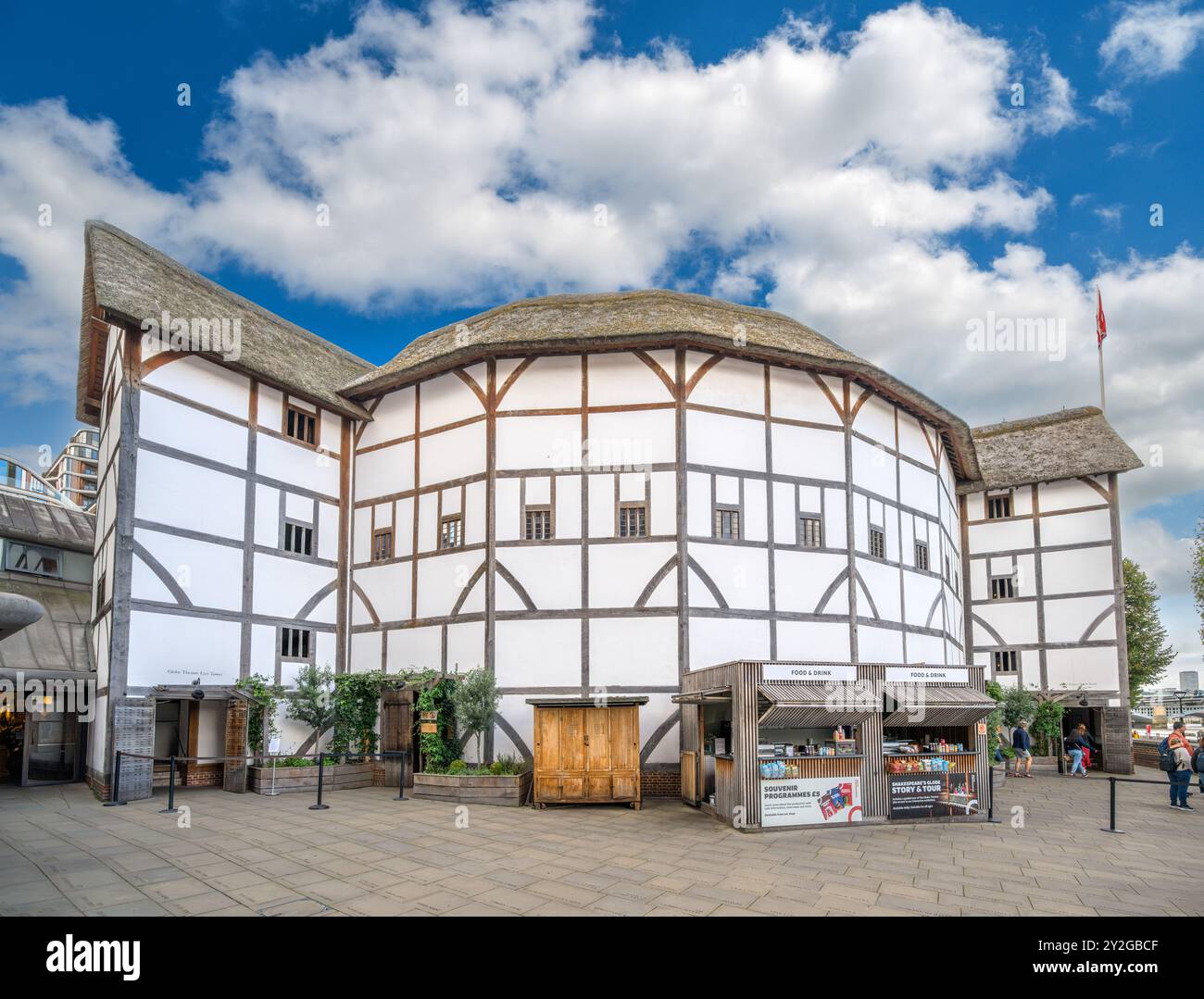 Das Globe Theatre, London. Shakespeares Globe Theater am Südufer der Themse, Southwark, London, England, Großbritannien. Globe Theater. Stockfoto