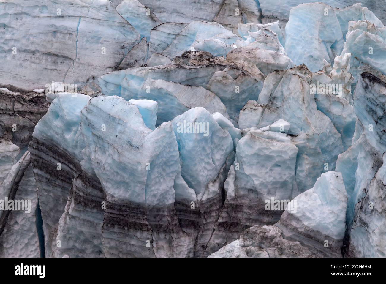 Eine Nahaufnahme des Lamplugh-Gletschers im Glacier Bay-Nationalpark und Preserve im Südosten von Alaska, USA. Stockfoto