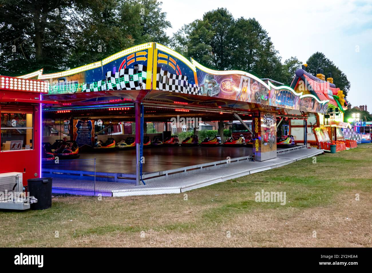 Auf einem Wandermarkt in Saffron Walden, Essex, Großbritannien, finden Sie Autoscooter Stockfoto