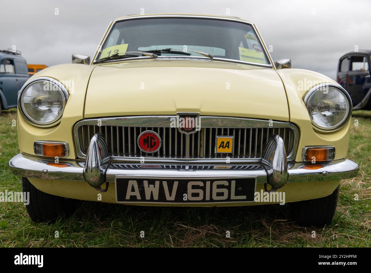 Low Ham.Somerset.Vereinigtes Königreich. 20. Juli 2024. Ein MG MGB Sportwagen aus dem Jahr 1972 ist auf der Somerset Steam and Country Show zu sehen Stockfoto