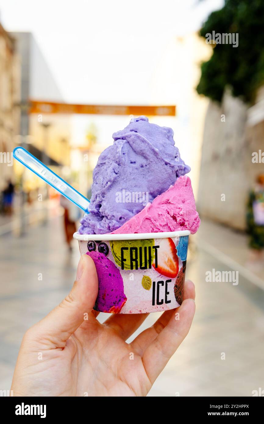 Eis aus Lavendel und Drachen in Bili San, Split, Kroatien Stockfoto