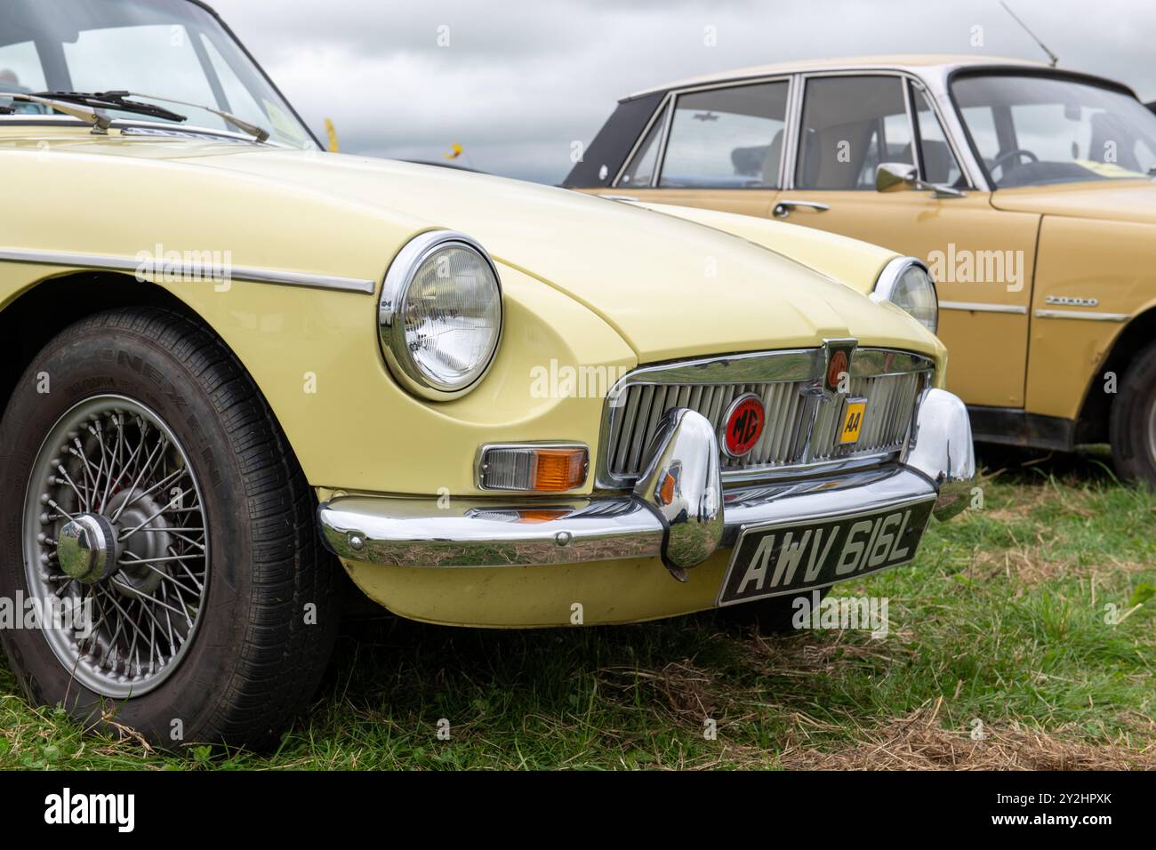Low Ham.Somerset.Vereinigtes Königreich. 20. Juli 2024. Ein MG MGB Sportwagen aus dem Jahr 1972 ist auf der Somerset Steam and Country Show zu sehen Stockfoto