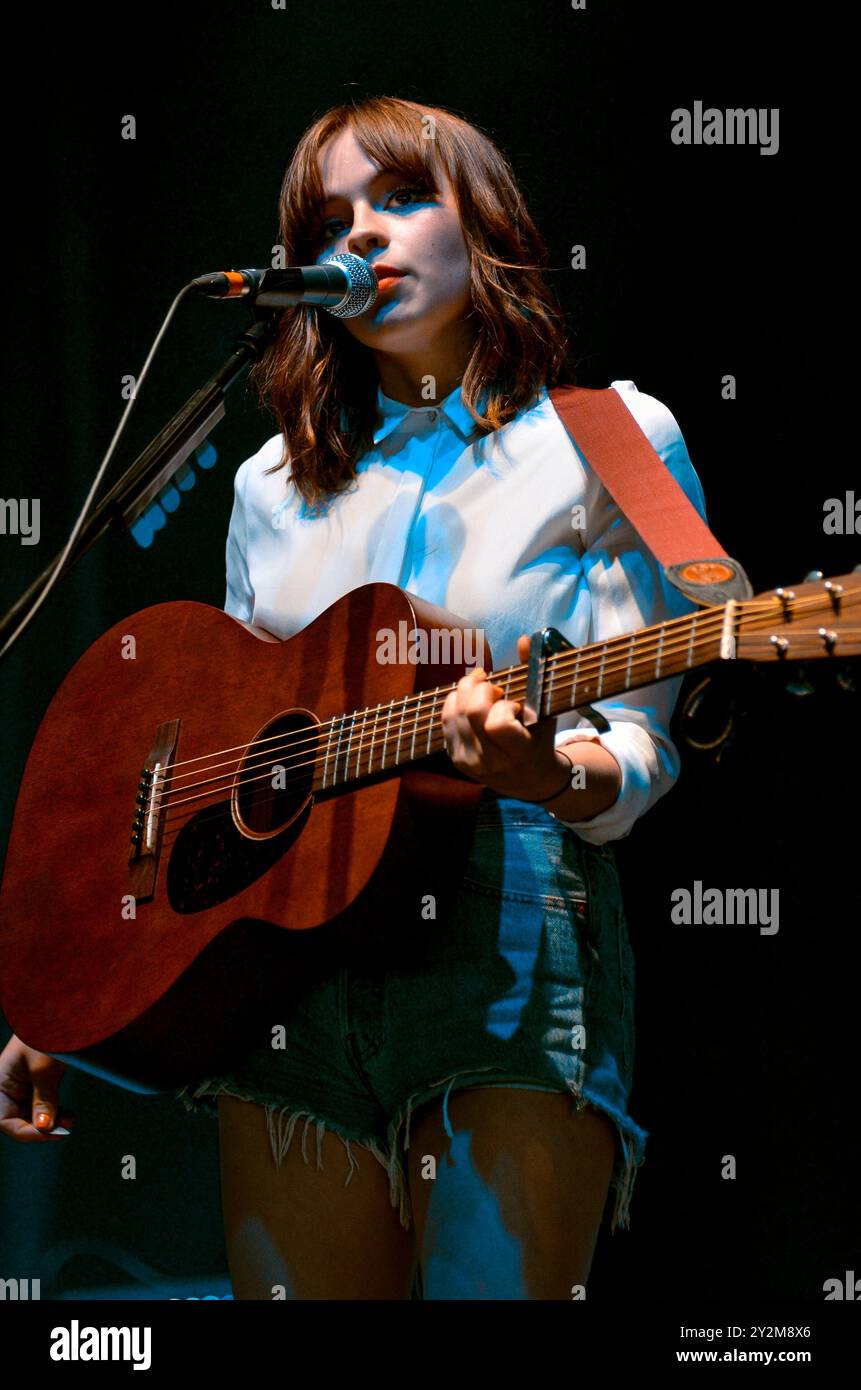 Gabrielle Aplin, V2013, Hylands Park, Chelmsford, Essex, Großbritannien - 17. August 2013 Stockfoto