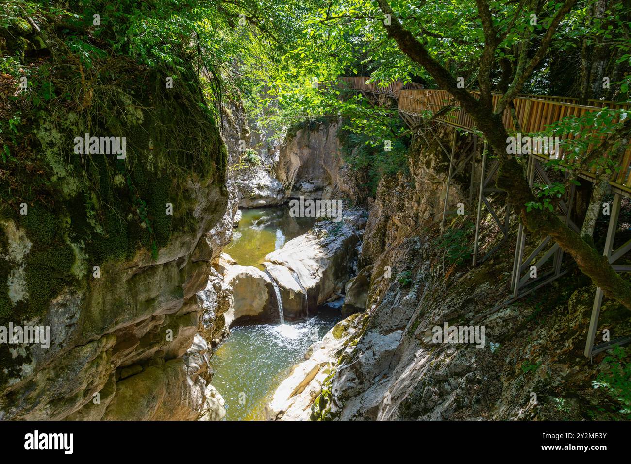 Horma Canyon, Kure Mountains Nationalpark, Kastamonu, Türkei. Hölzerner Wanderweg. Stockfoto