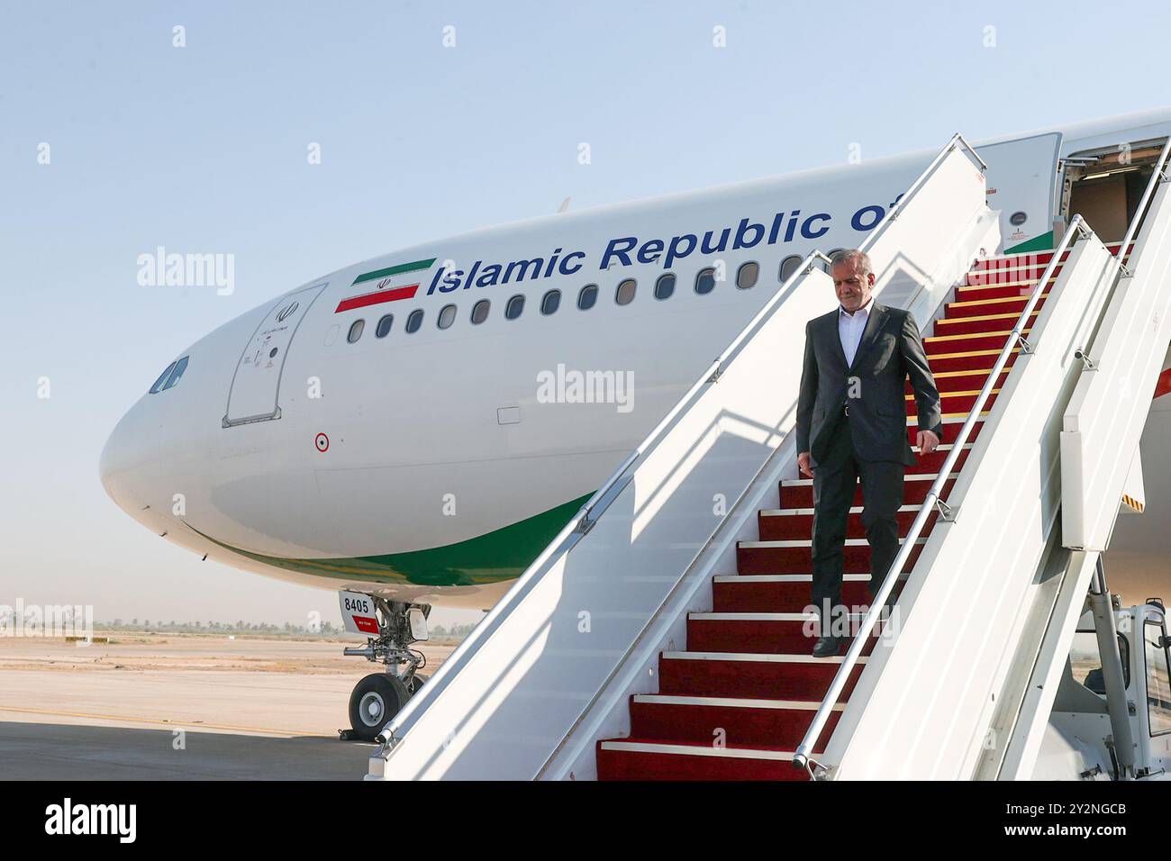 Bagdad, Irak. September 2024. Der iranische Präsident MASOUD PEZESHKIAN trifft am Flughafen Bagdad ein. (Credit Image: © Iranian Presidency via ZUMA Press Wire) NUR REDAKTIONELLE VERWENDUNG! Nicht für kommerzielle ZWECKE! Stockfoto