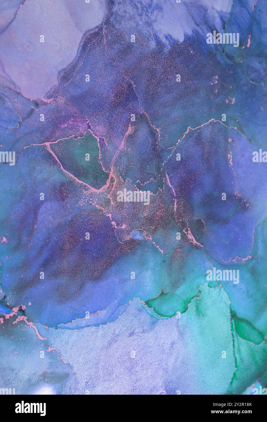 Farbenfrohe abstrakte Aquarellmalerei in Blau-, Grün- und Rosa-Tönen mit fließenden Texturen und organischen Formen Stockfoto