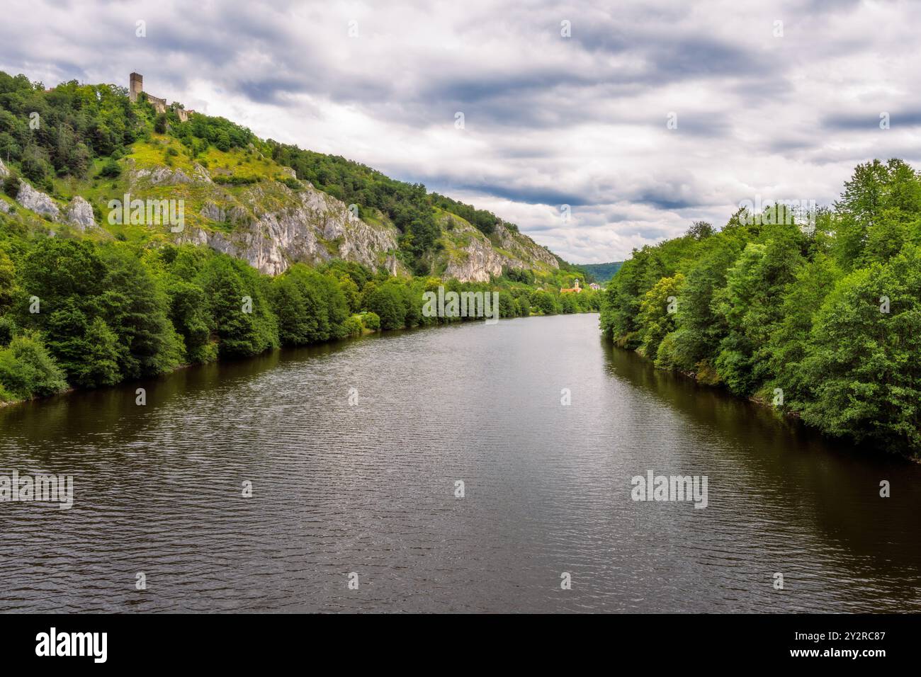 Idyllische Landschaft an der Altmühl in der Nähe des Dorfes Essing Stockfoto