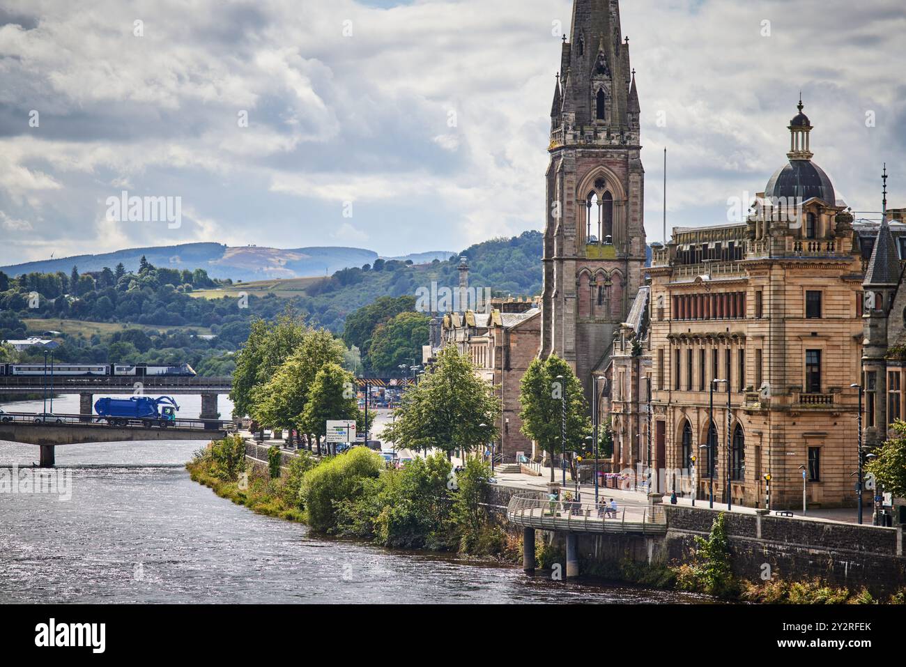 Perth, River Tay mit Blick auf die Tay Street im Stadtzentrum Stockfoto