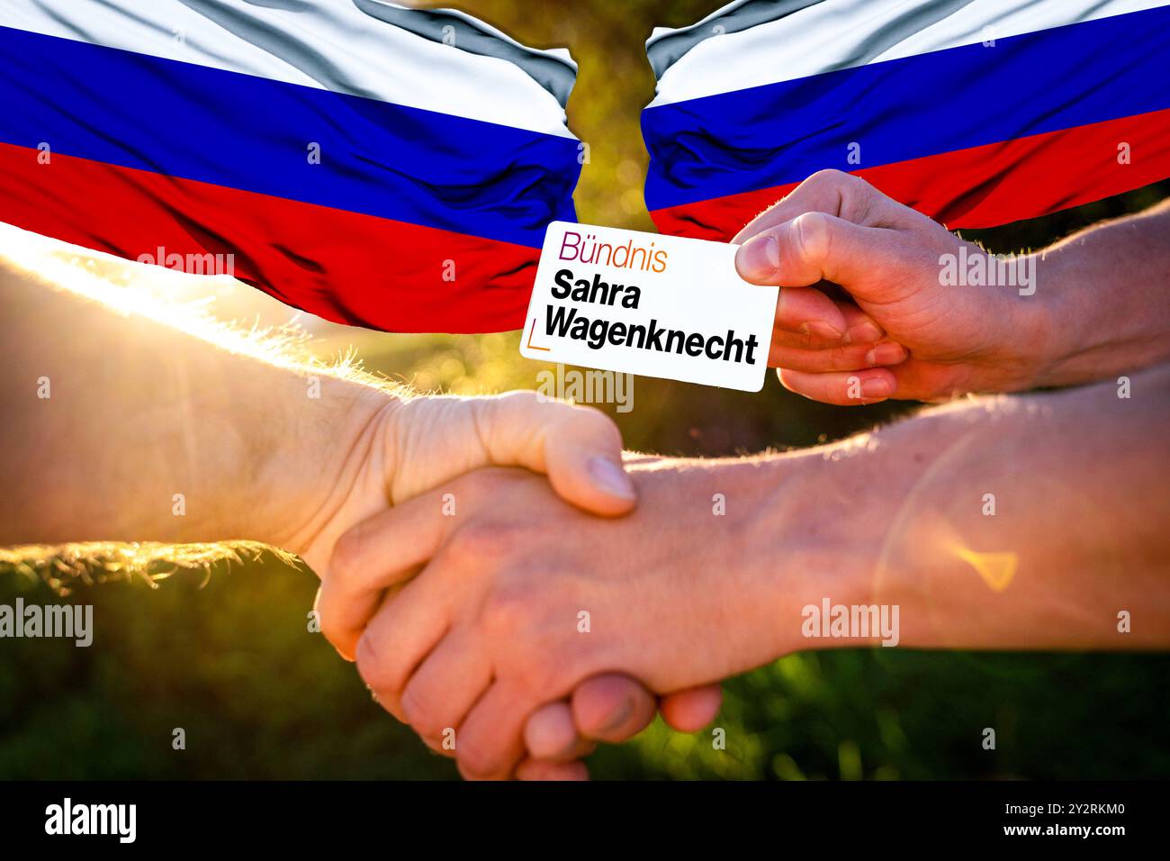 Bayern, Deutschland - 11. September 2024: BSW - Bündnis 90 - Sahra Wagenknecht Party Logo neben Russland Flagge. Konzept um Kritik oder Anschuldigungen, dass die BSW-Partei Wagenknecht eine pro-russische Fraktion sei und russische Propaganda unterstütze. FOTOMONTAGE **** BSW - Bündnis 90 - Sahra Wagenknecht Partei Logo neben Russland-Fahne. Konzept um Kritik bzw. Vorwürfe, dass die BSW-Partei Wagenknecht eine pro-russische Fraktion sei und russische Propaganda unterstützt. FOTOMONTAGE Stockfoto