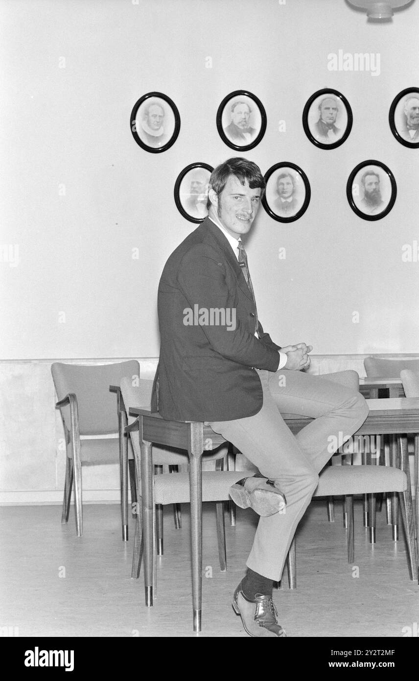 Tatsächlich 46-2-1971: Er wird das Dorf regieren. Der 23-jährige Einar Olav Skogholt wird ab Neujahr die Land- und Waldgemeinde Nord-Odal führen. Er wird der jüngste Bürgermeister des Landes sein. Foto: Ivar Aaserud / aktuell / NTB ***FOTO NICHT VERARBEITET*** dieser Bildtext wird automatisch übersetzt Stockfoto