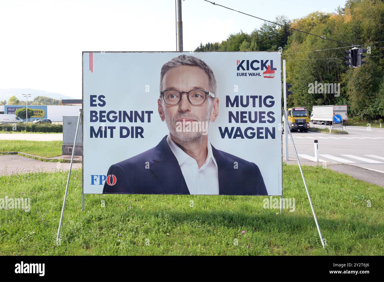 Werbeplakate der ösrterreichischen politischen Parteien, zur Nationalratswahl am 29,9,2024 in Österreich, fotografiert am 11.09.2024. - Das Bild zeigt ein Plakat der österreichischen, politische Partei Freiheitliche Partei Österreichs. FPÖ mit dem Parteiobmann Herbert Kickl 2024 - Werbeplakate der ösrterreichischen politischen Parteien, zur Nationalratswahl am 29,9,2024 in Österreich, am 11.09.2024. *** Werbeplakate der österreichischen Parteien, zur Nationalratswahl am 29,9,2024 in Österreich, fotografiert am 11 09 2024 das Bild zeigt ein Poster der österreichischen Politik Stockfoto