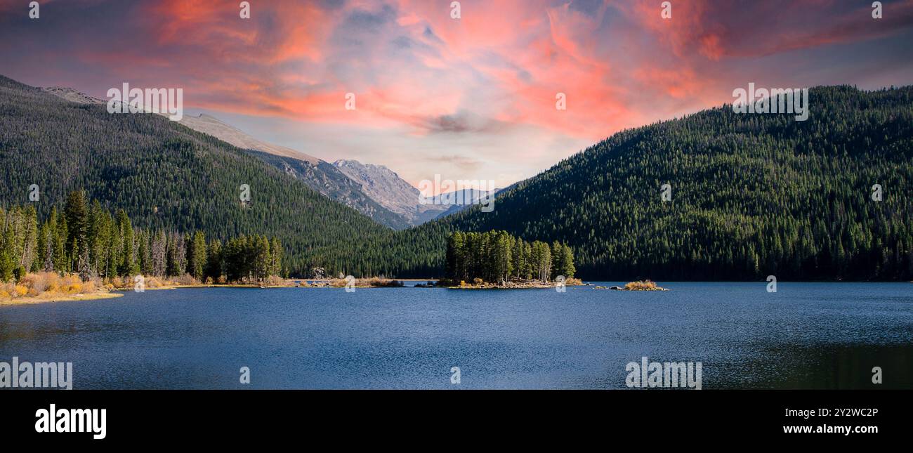 Sonnenuntergang über dem Monarch Lake in den Colorado Rocky Mountains Stockfoto