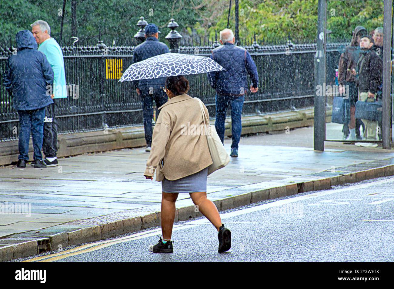 Edinburgh, Schottland, Großbritannien. September 2024. Wetter in Großbritannien: Nass mit zeitweiligen Schauern in der Hauptstadt. Credit Gerard Ferry/Alamy Live News Stockfoto