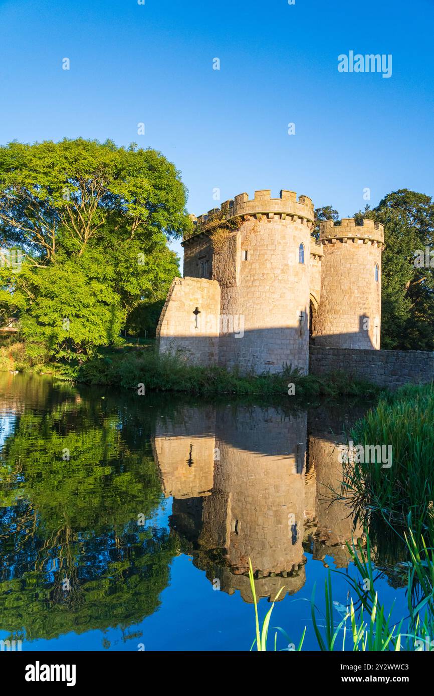 Ruinen von Whittington Castle in der Nähe von Oswestry in Shropshire, Großbritannien an einem Sommermorgen Stockfoto