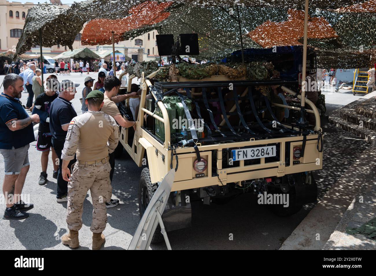 Leichte Sondereinsatzfahrzeuge VLOE des Sondereinsatzkommandos MOE der spanischen Armee an den Tagen der offenen Tür der Bruch-Kaserne Stockfoto