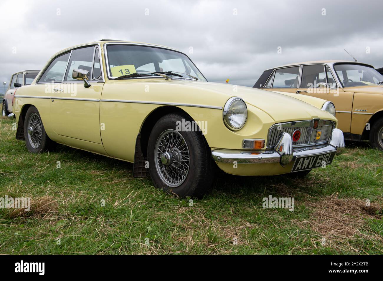 Low Ham.Somerset.Vereinigtes Königreich. 20. Juli 2024. Ein MG MGB Sportwagen aus dem Jahr 1972 ist auf der Somerset Steam and Country Show zu sehen Stockfoto