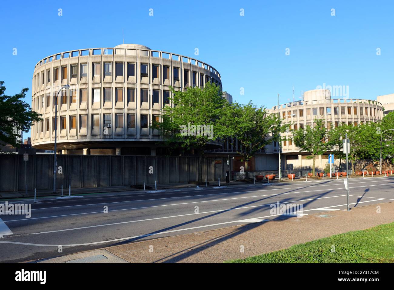 Das Roundhouse, Polizeiverwaltungsgebäude der Philadelphia Police in Center City, Philadelphia, Pennsylvania. Entworfen von Robert Geddes Stockfoto