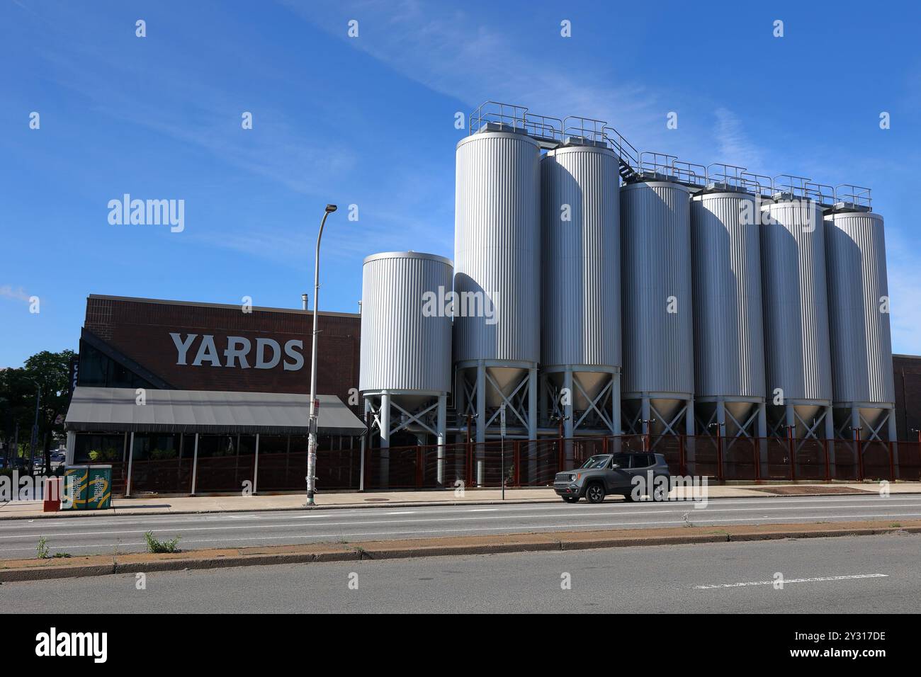 Yards Brewing Company, 500 Spring Garden St, Philadelphia, Pennsylvania. Außenansicht einer Brauerei, eines Restaurants und einer Bar in Northern Liberties. Stockfoto