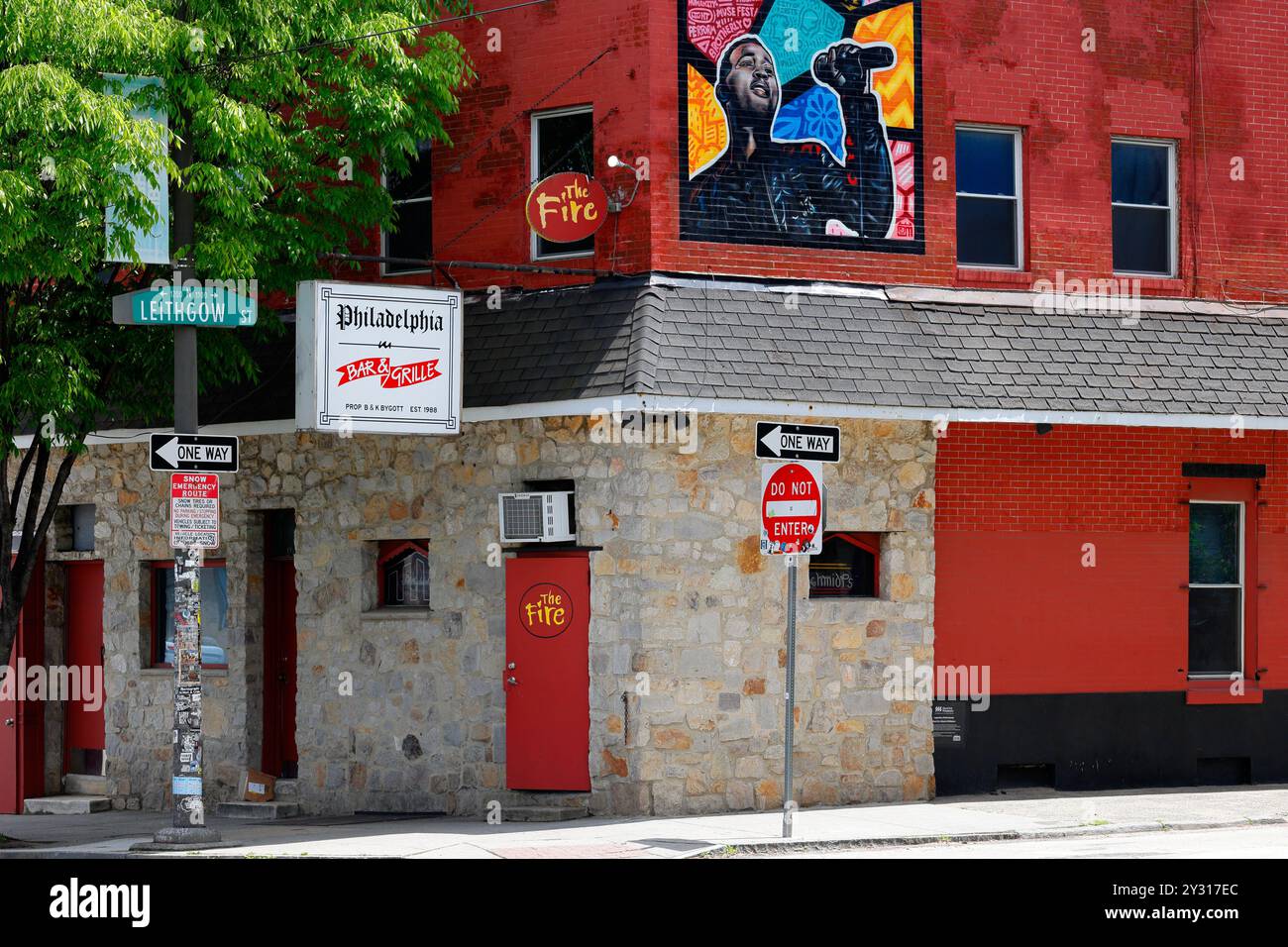 The Fire, 412 W Girard Ave, Philadelphia, Pennsylvania. Foto am Storefront eines Live-Musikzentrums und einer Bar im Stadtteil Ludlow. Stockfoto