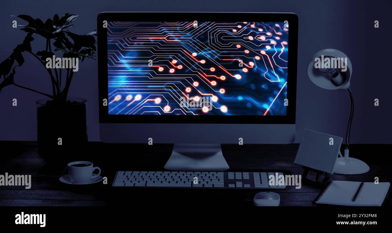 Abbildung: Computerbildschirm mit Computerplatine Stockfoto