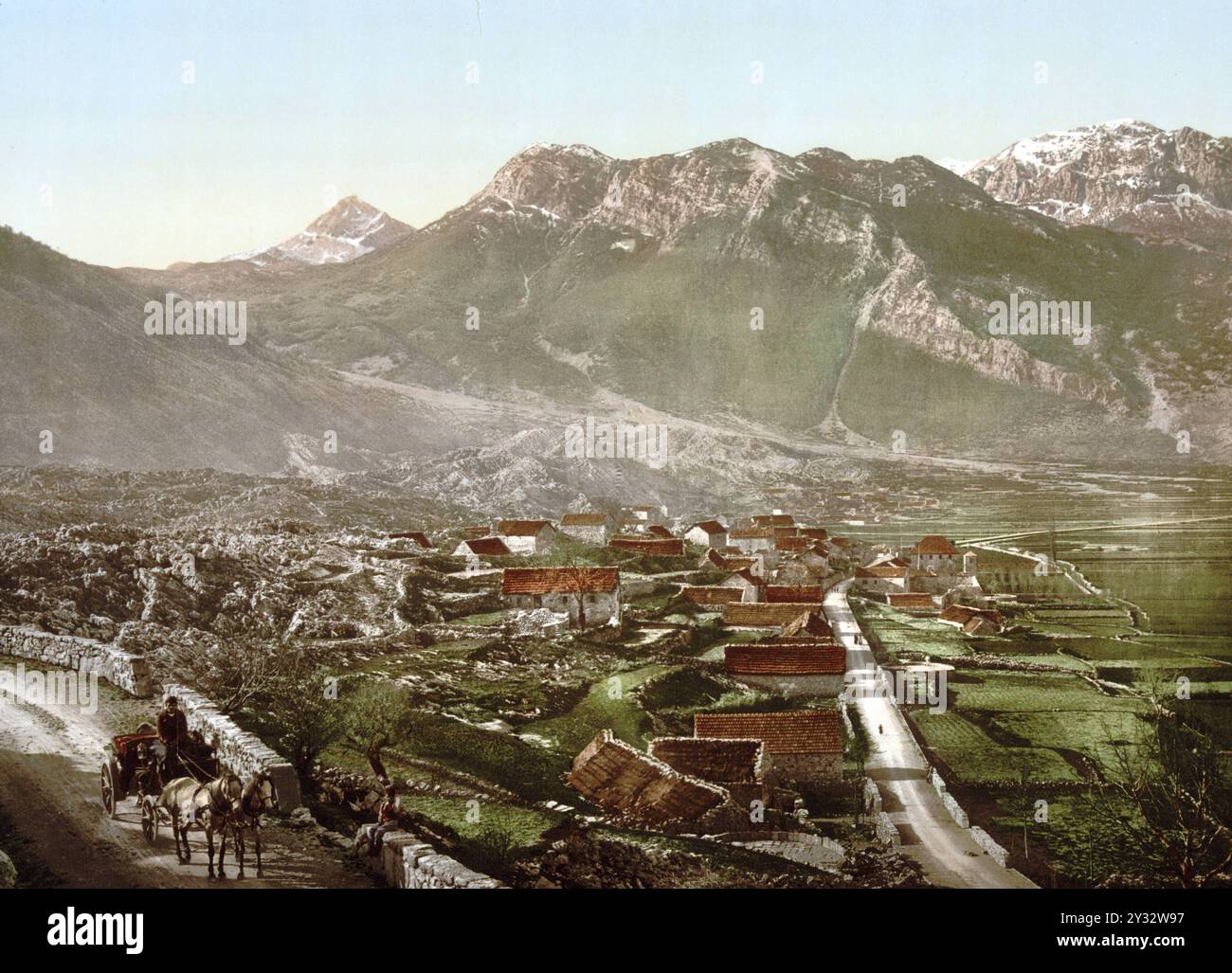 Njegusi, ein Dorf in der Gemeinde Cetinje im Süden Montenegro, Ansicht aus 1885, Historisch, digital restaurierte Reproduktion von einer Vorlage aus d Stockfoto