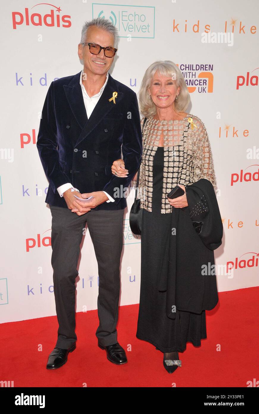 London, Großbritannien. September 2024. Jan Leeming und Gast bei der „Kids Like US“ Sky Dokumentarfilmpremiere, Cineworld Leicester Square, Leicester Square, am Mittwoch, den 11. September 2024 in London, England, Großbritannien. CAP/CAN © CAN/Capital Pictures Credit: Capital Pictures/Alamy Live News Stockfoto