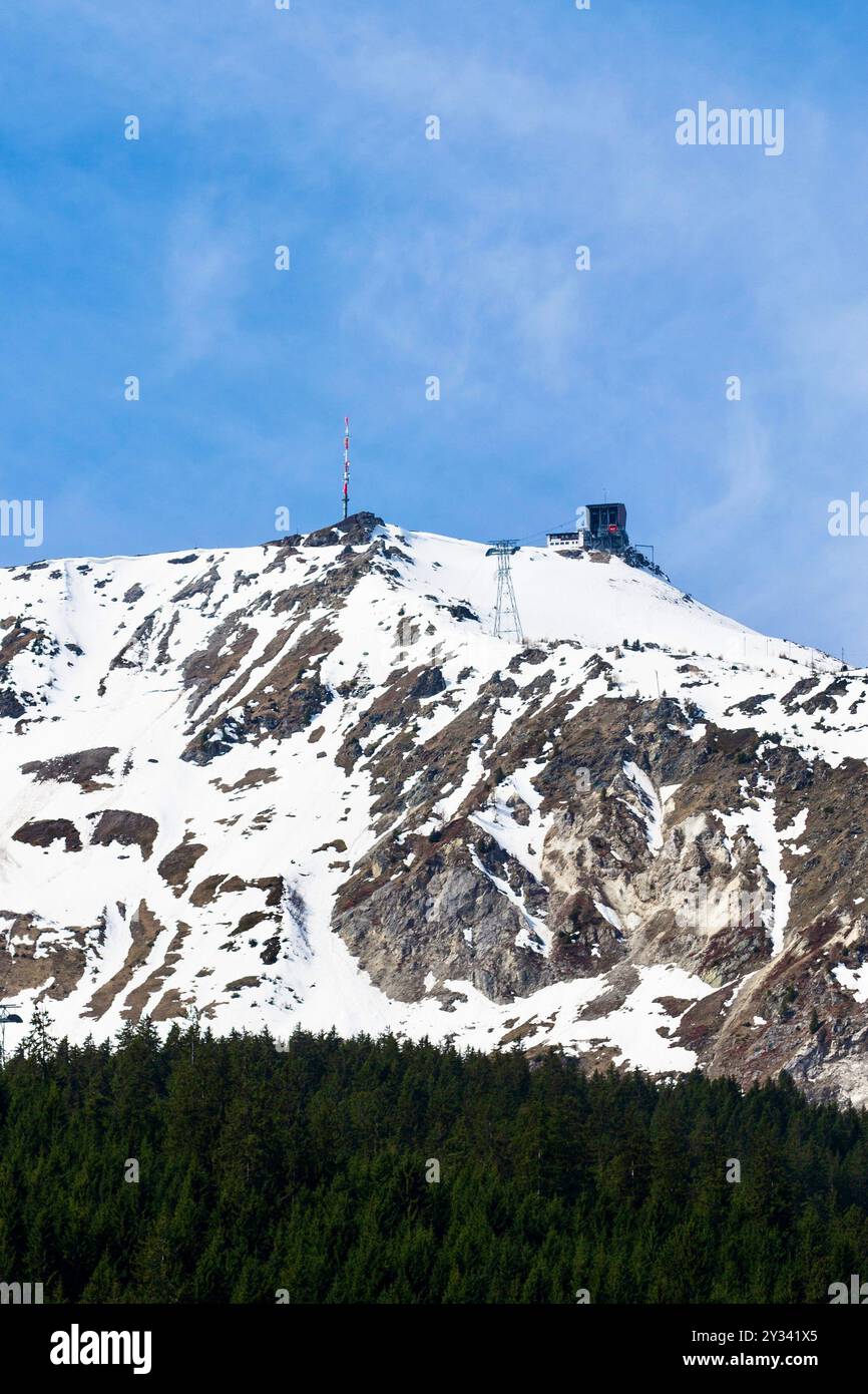 Skilift auf dem Berggipfel Stockfoto
