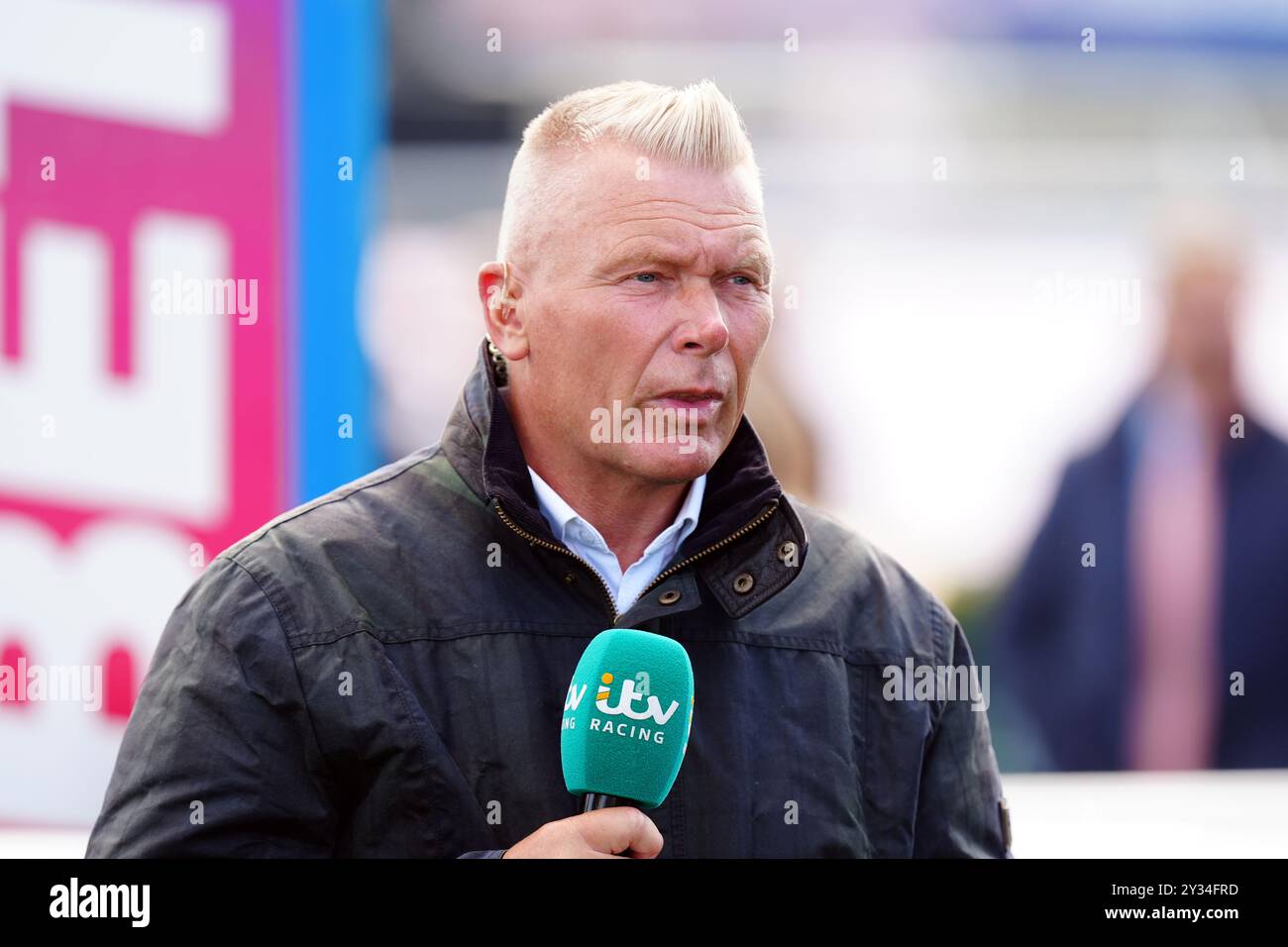 Matt Chapman, ITV Racing, am ersten Tag des Betfred St Leger Festivals auf der Doncaster Racecourse. Bilddatum: Donnerstag, 12. September 2024. Stockfoto