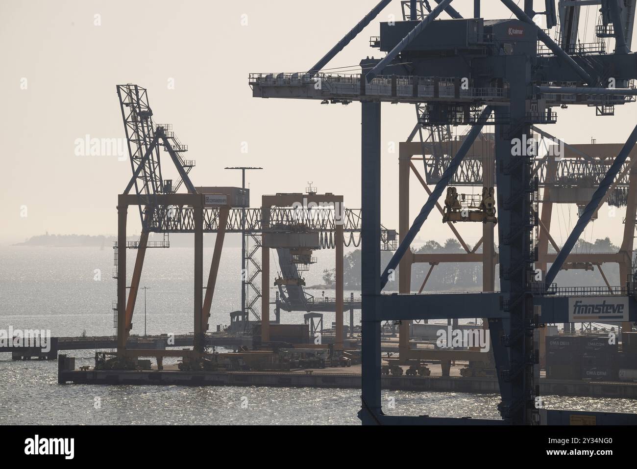 Kräne, Hafenanlage, Containerbeladung, Helsinki, Finnland, Europa Stockfoto