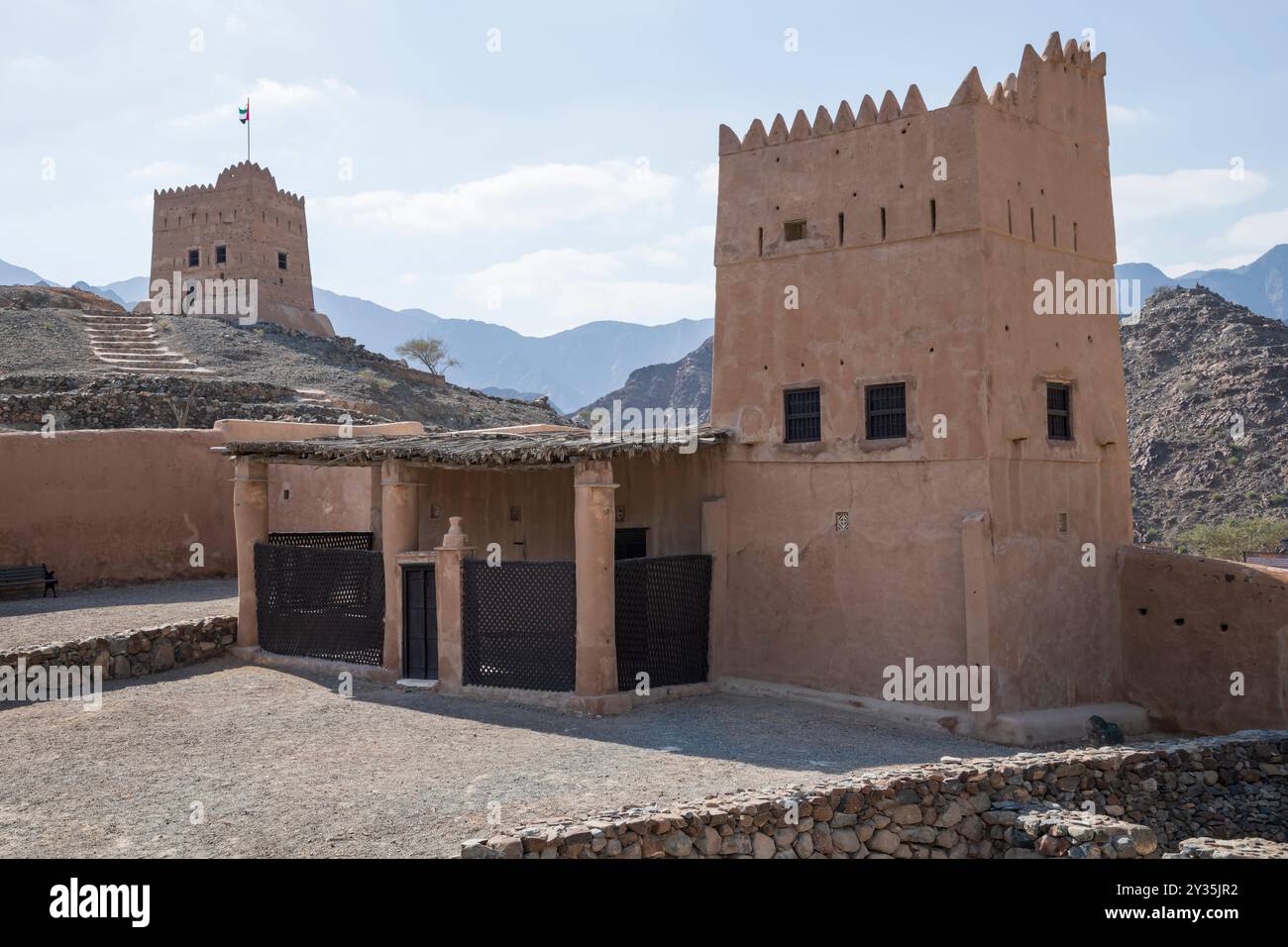 Im Inneren der historischen Al Hayl Festung, erbaut 1930 in Al Hayl Wadi, Fujairah, VAE, repräsentiert das reiche kulturelle Erbe der Emirate Stockfoto