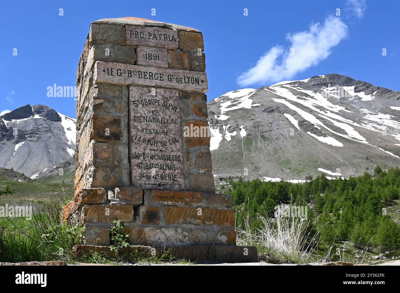 Der Col de VARs ist ein französischer Bergpass in den französischen Alpen, der die Hautes-Alpes fromt ehe Alpes-de-Haute-Provence trennt Stockfoto