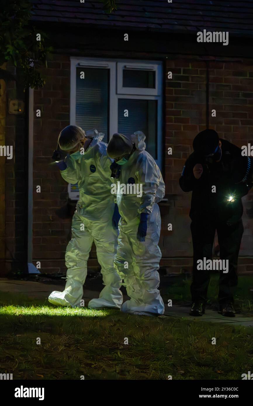 Brentwood Essex 12. September 2024 die Polizei von Essex untersucht einen "schweren Vorfall" in der Ingrave Road, Brentwood Essex. Es gibt lokale Spekulationen, dass es sich um einen Mord handelt. Quelle: Ian Davidson/Alamy Live News Stockfoto