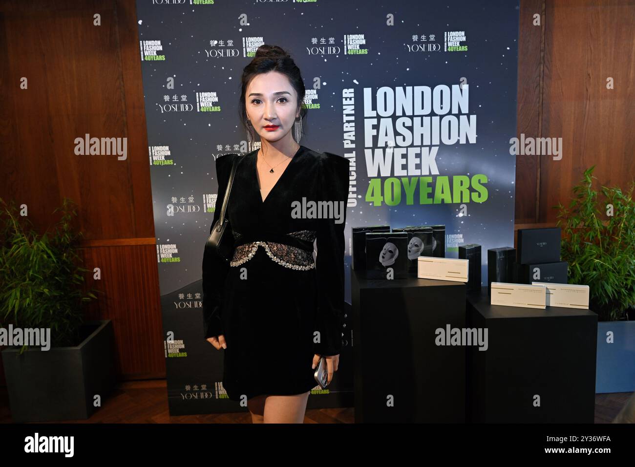 LONDON, GROSSBRITANNIEN. September 2024. Zhang Xiao nimmt an der 养生堂 „YOSEIDO“ Cosmetics Teil – Global Ambassador für YOSEIDO Men Rejuvenationseries – Water-free Journey, Beauty, Cosmetic & Körperpflege Products“ während der LFW SS25 in London, Großbritannien. (Foto von 李世惠/siehe Li/Picture Capital) Credit: Siehe Li/Picture Capital/Alamy Live News Stockfoto