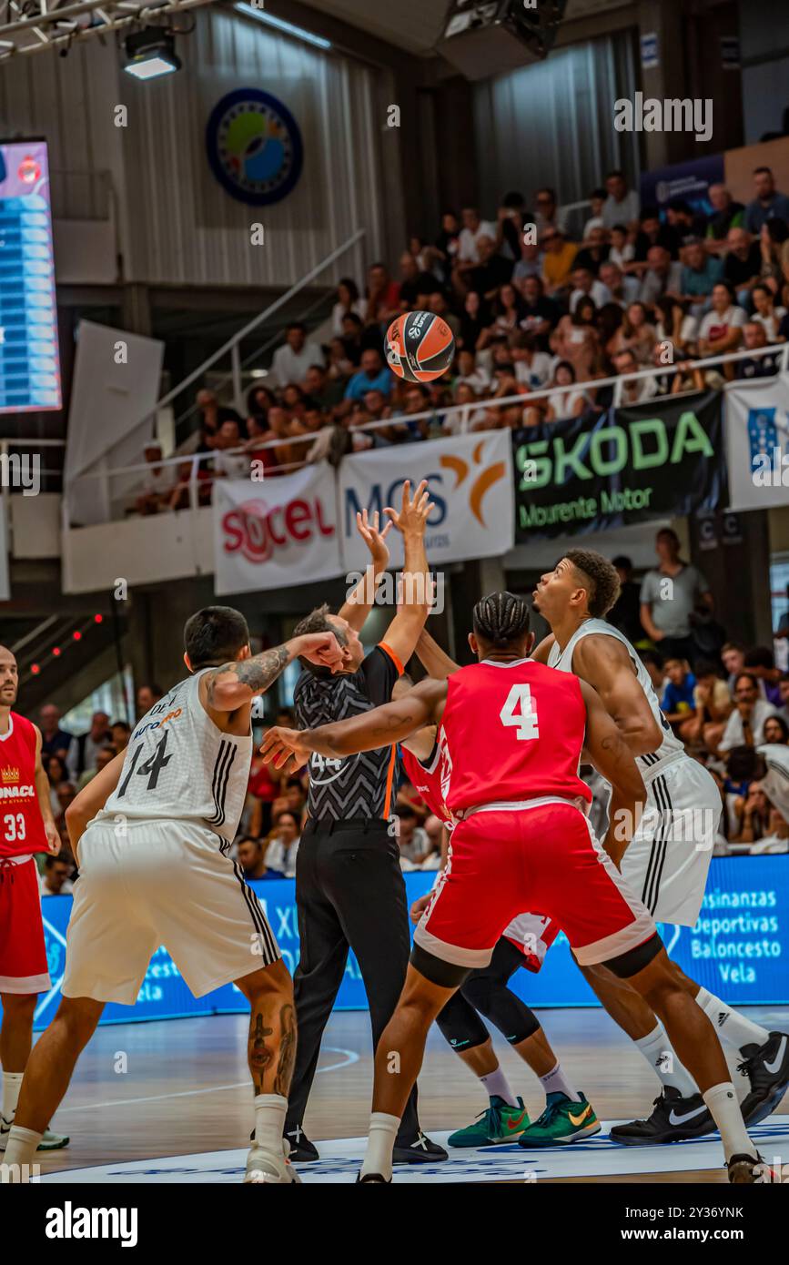 Pontevedra, Spanien. September 2024. Moment des Auftakts des Spiels zwischen Real Madrid und AS Monaco. Quelle: Xan Gasalla / Alamy Live News Stockfoto