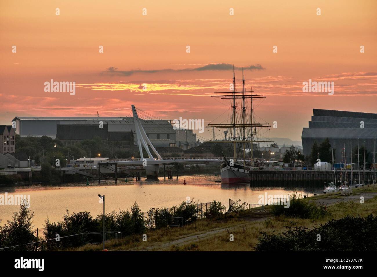 Die Fußgängerbrücke Govan Partick an ihrem ersten vollen Betriebstag Stockfoto