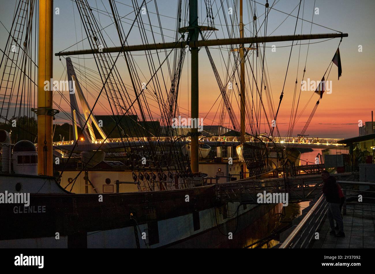 Die Fußgängerbrücke Govan Partick an ihrem ersten vollen Betriebstag Stockfoto