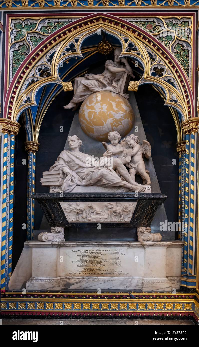 Lodon, England - 25.05.2024: Grab von Isaac Newton, Westminster Abby, London, England Stockfoto