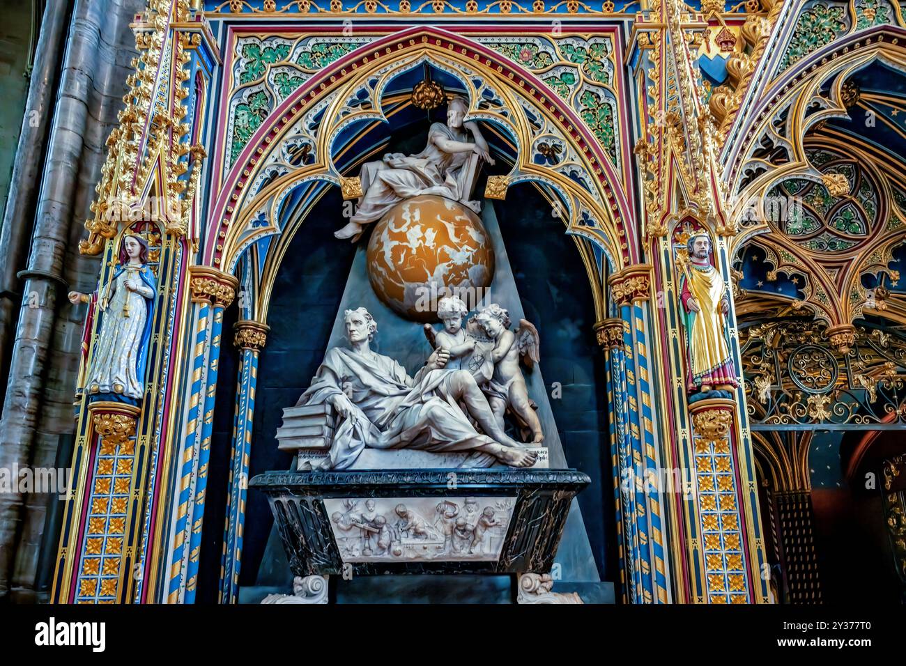 Lodon, England - 25.05.2024: Grab von Isaac Newton, Westminster Abby, London, England Stockfoto
