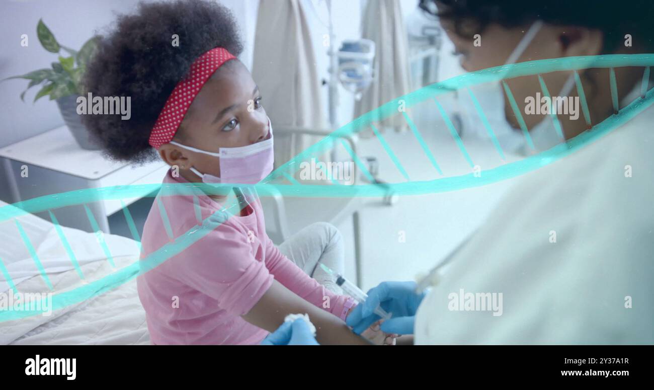 Bild des dna-Strangs über afroamerikanischer Ärztin, die Mädchen in Maske geimpft Stockfoto