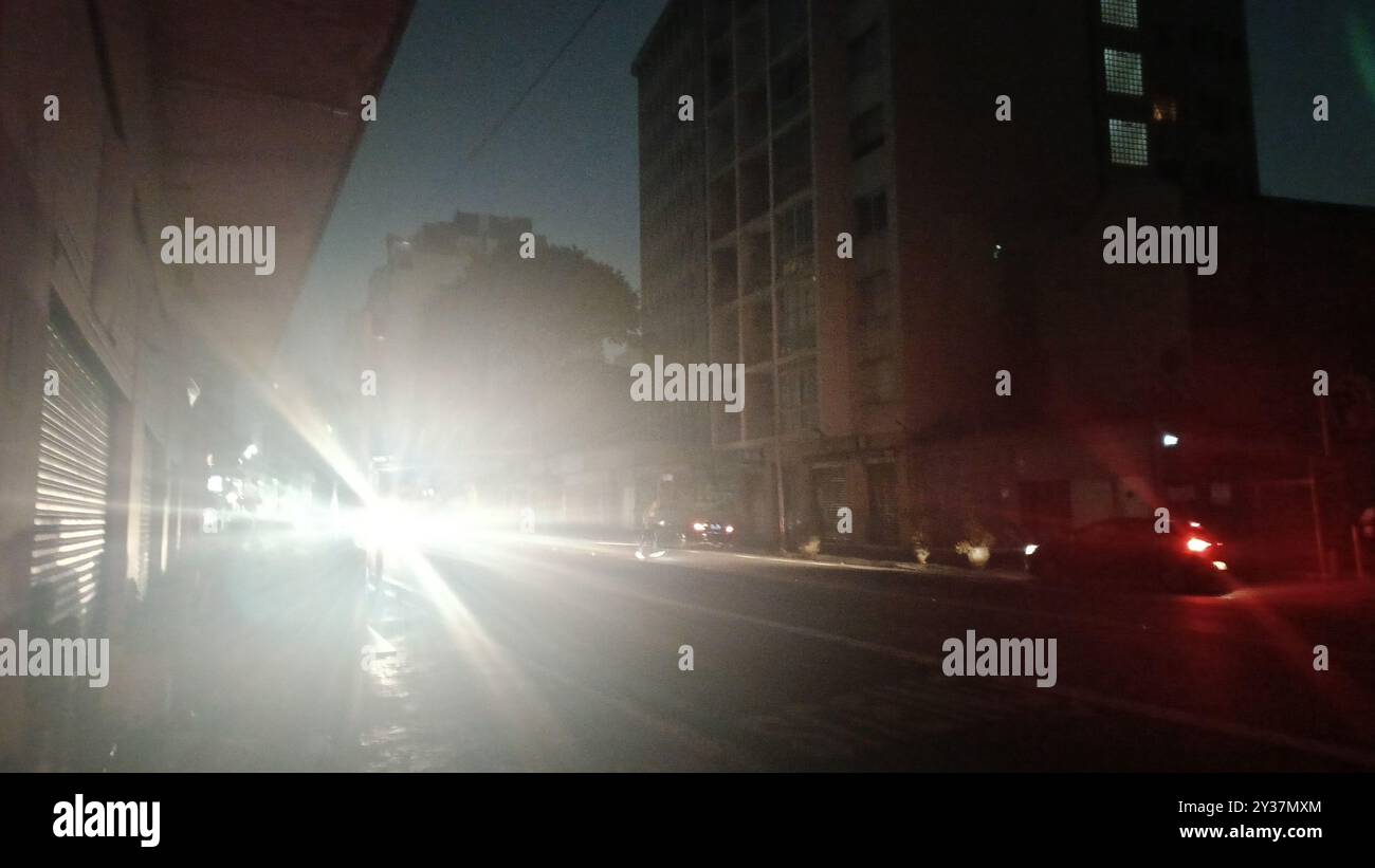 Sao Paulo, Sao Paulo, Brasilien. September 2024. SAO PAULO (SP), 13.09.2024- BLACKOUT/ENEL/DOWNTOWN/SP- Blick auf einen Blackout in Bela Vista, zentraler Region der Stadt Sao Paulo, auf der Höhe der Avenida Brigadeiro Luiz Antonio, in den frühen Morgenstunden dieses Freitag, 13. September 2024. (Foto: Luciano Farias/Thenews2/Zumapress) (Foto: © Luciano Farias/TheNEWS2 via ZUMA Press Wire) NUR REDAKTIONELLE VERWENDUNG! Nicht für kommerzielle ZWECKE! Stockfoto