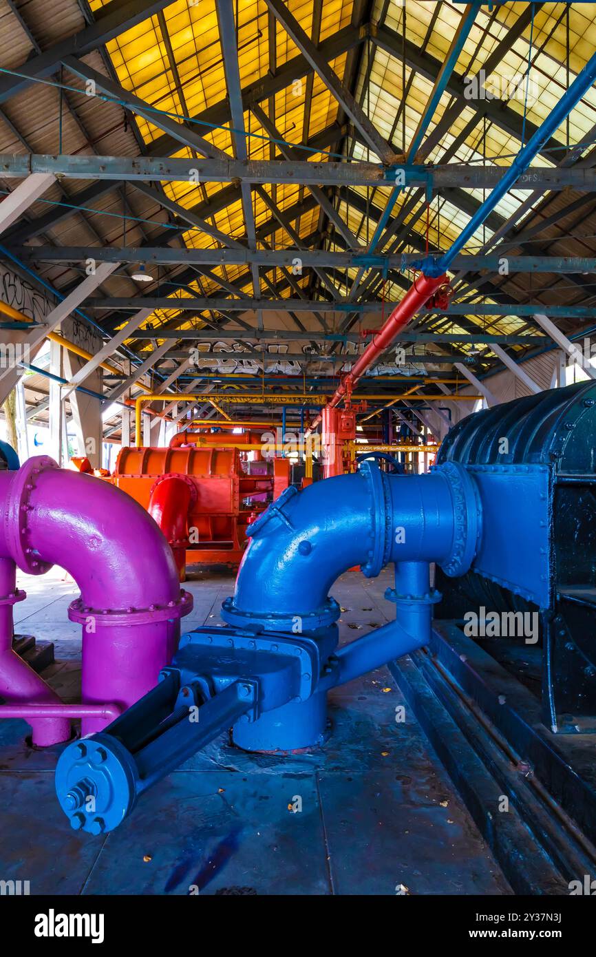 Bunte alte Maschinen in der Spielscheune im Gas Works Park am Lake Union, Seattle, Washington State, USA Stockfoto