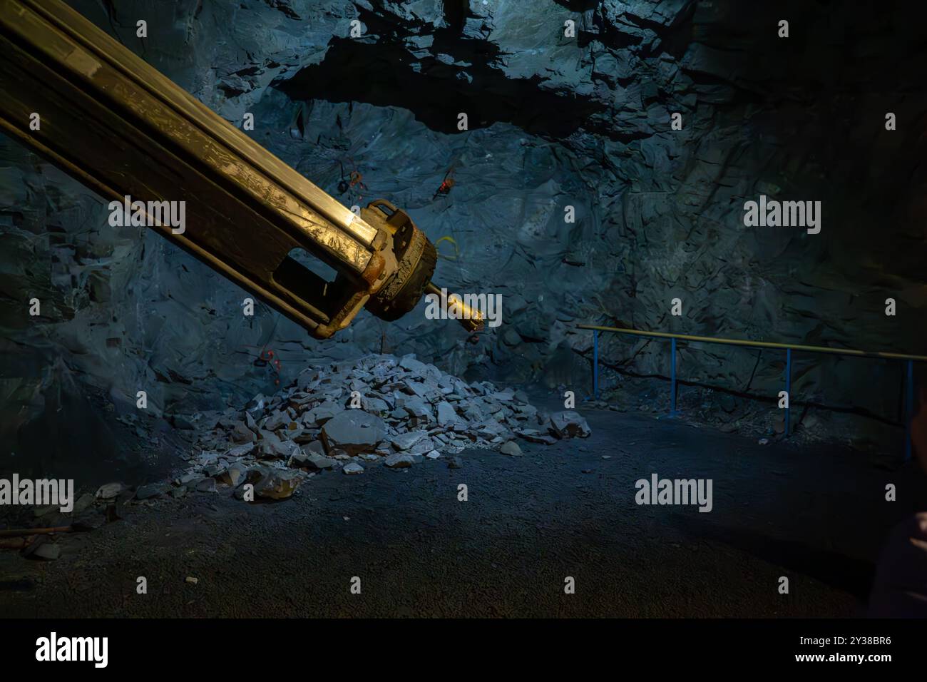 Bergbauausrüstung im Eisenerzbergtunnel in Kiruna, SwedenBergbauausrüstung im Eisenerzbergtunnel in Kiruna, Schweden Stockfoto
