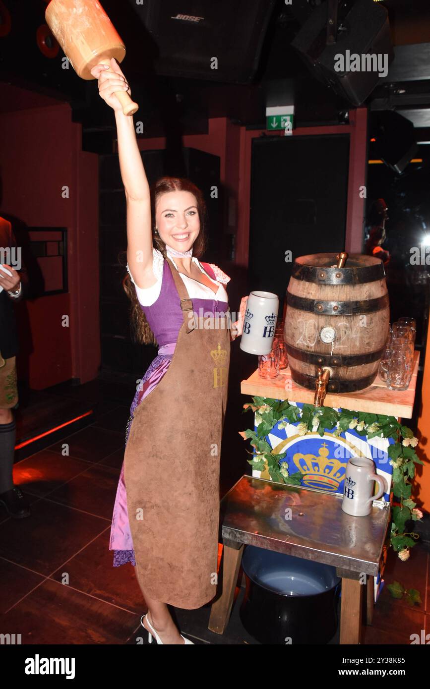 Veronika-Vroni-Sbrizzai Wiesn Playboy Playmate 2024 München 12.09.2024 Prinzregentenstrasse P1